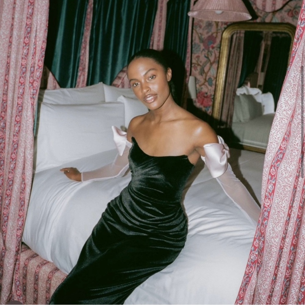 The Bar Oliver Gown in Black size 0